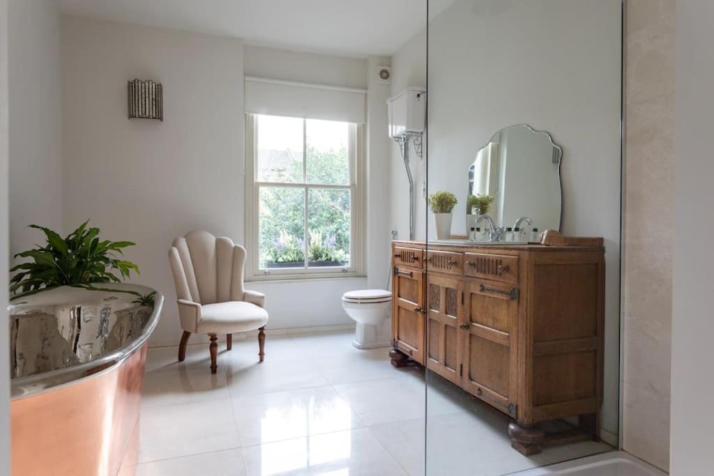 Stunning Soho House Style 3 Bed With Terrace, Near Notting Hill And Westfield Londres